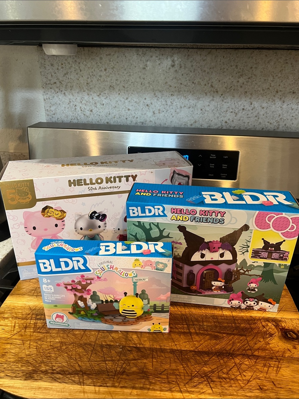 ✨Sanrio Hello Kitty 50th Nesting Figures & BLDR Building Blocks Toy Bundle Set 🥰